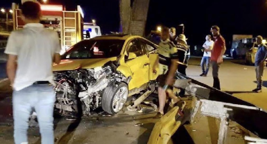 Tarsus da yaşanan trafik kazasında taksi sürücüsü hayatını kaybetti.